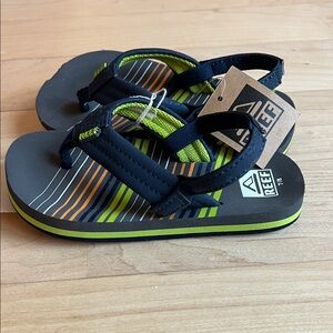 Reef Kids Black and Green Striped Flip Flops NWT